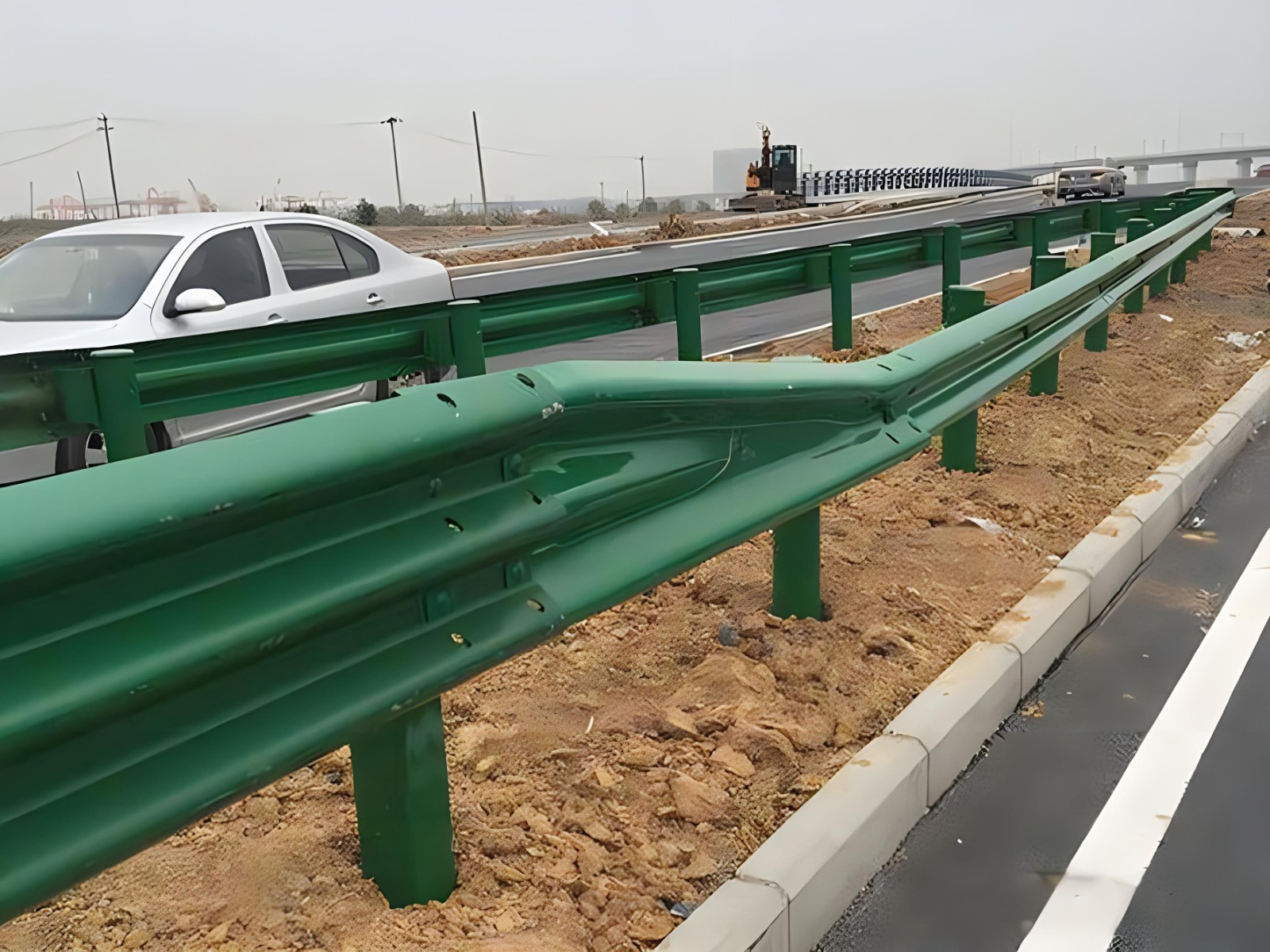 盘锦高速波形护栏板日常维护方案确保道路安全新举措